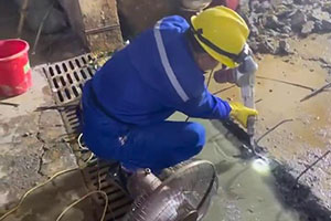 神农架地下室伸缩缝堵漏施工视频